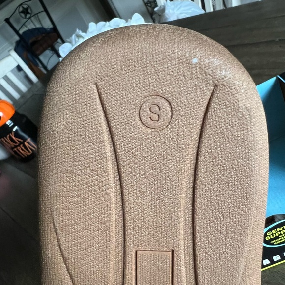 Memory foam slippers - Picture 12 of 16